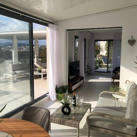 Appartement Montfleury, 2 Terrasses, 2 Chambres , 2 Sdb , Pkg Prive Piscine, 15 Min Walk To Croisette Beach And Palais Des Festivals Cannes Luaran gambar
