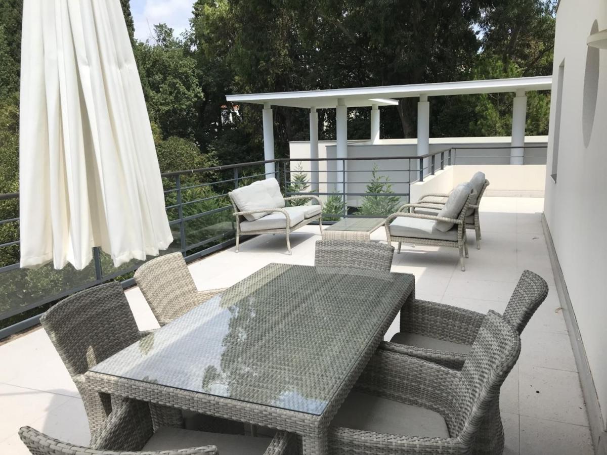 Appartement Montfleury, 2 Terrasses, 2 Chambres , 2 Sdb , Pkg Prive Piscine, 15 Min Walk To Croisette Beach And Palais Des Festivals Cannes Luaran gambar