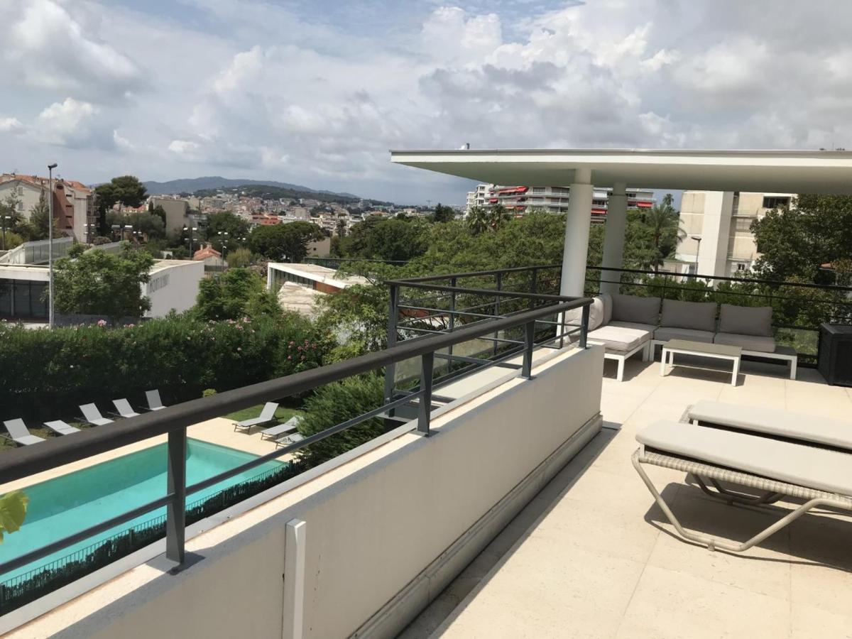 Appartement Montfleury, 2 Terrasses, 2 Chambres , 2 Sdb , Pkg Prive Piscine, 15 Min Walk To Croisette Beach And Palais Des Festivals Cannes Luaran gambar