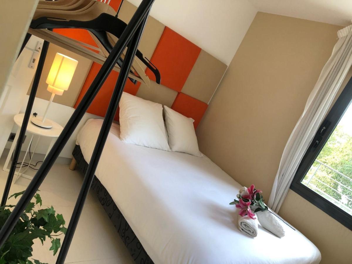 Appartement Montfleury, 2 Terrasses, 2 Chambres , 2 Sdb , Pkg Prive Piscine, 15 Min Walk To Croisette Beach And Palais Des Festivals Cannes Luaran gambar