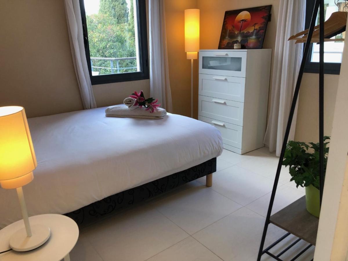 Appartement Montfleury, 2 Terrasses, 2 Chambres , 2 Sdb , Pkg Prive Piscine, 15 Min Walk To Croisette Beach And Palais Des Festivals Cannes Luaran gambar