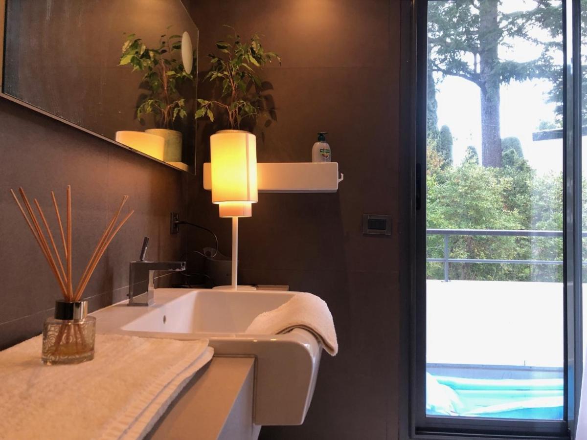 Appartement Montfleury, 2 Terrasses, 2 Chambres , 2 Sdb , Pkg Prive Piscine, 15 Min Walk To Croisette Beach And Palais Des Festivals Cannes Luaran gambar